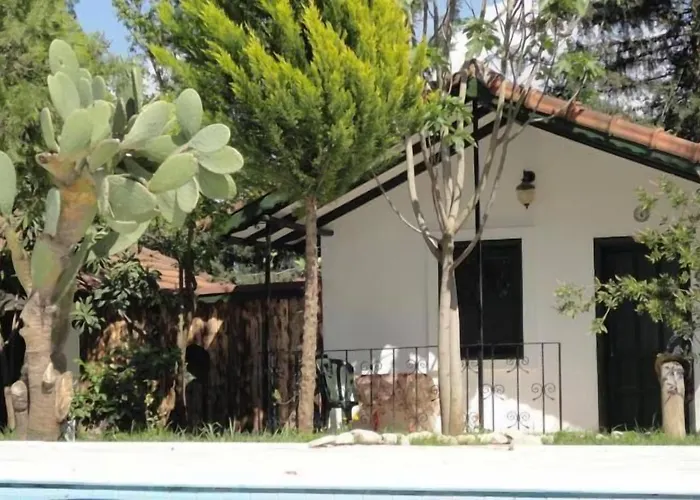 Lıkya Saklibahçe Otel *